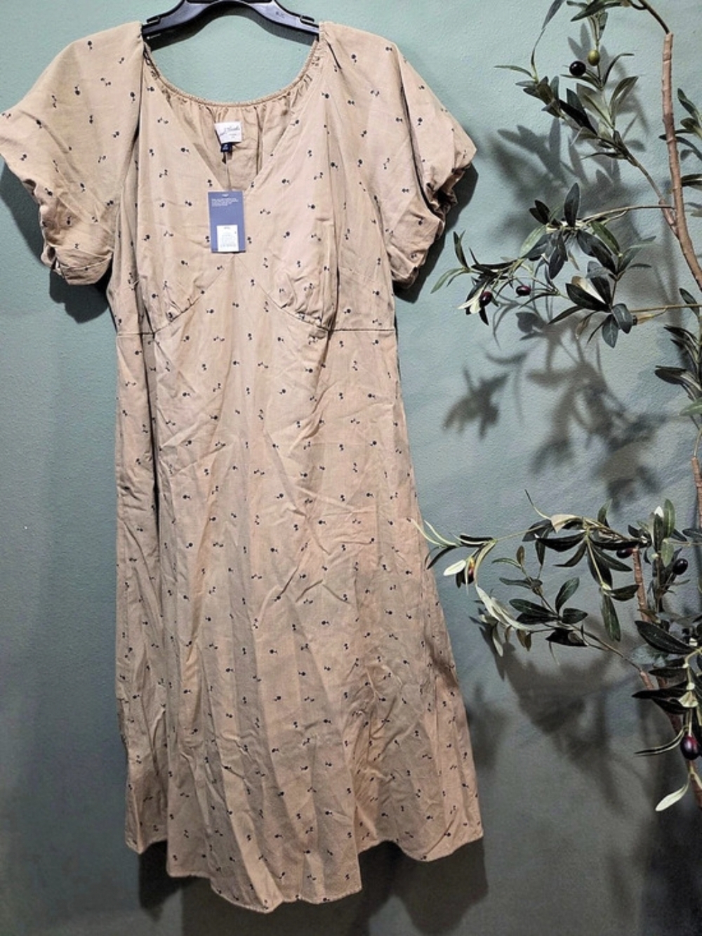 Universal Thread Floral Midi Dress in Beige Size XXL NWT